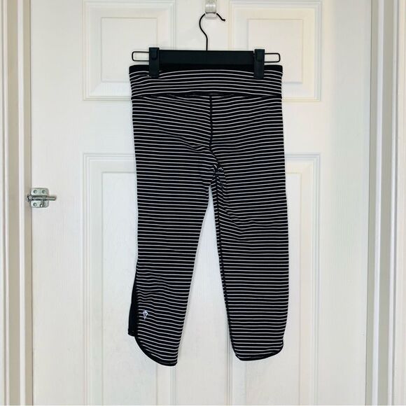 Ivivva Black and White Stripe Mesh Leggings Size 10 - Picture 5 of 11